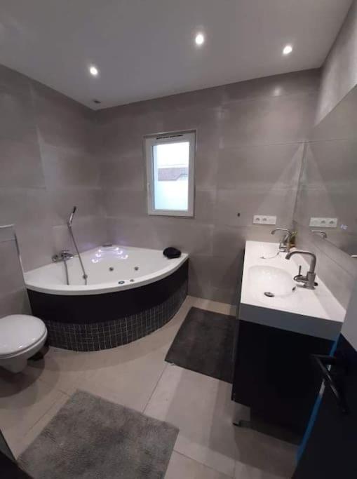 Confort Et Style Maison Cosy 3 Chambres Narbonne Bagian luar foto