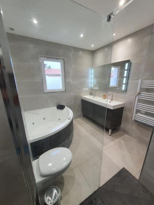 Confort Et Style Maison Cosy 3 Chambres Narbonne Bagian luar foto